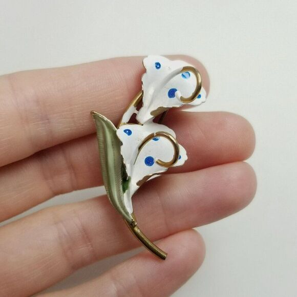 Vintage Blue Polka Dot Enamel Flower Brooch Retro 50s 60s Style Lapel Pin Estate - Picture 2 of 6